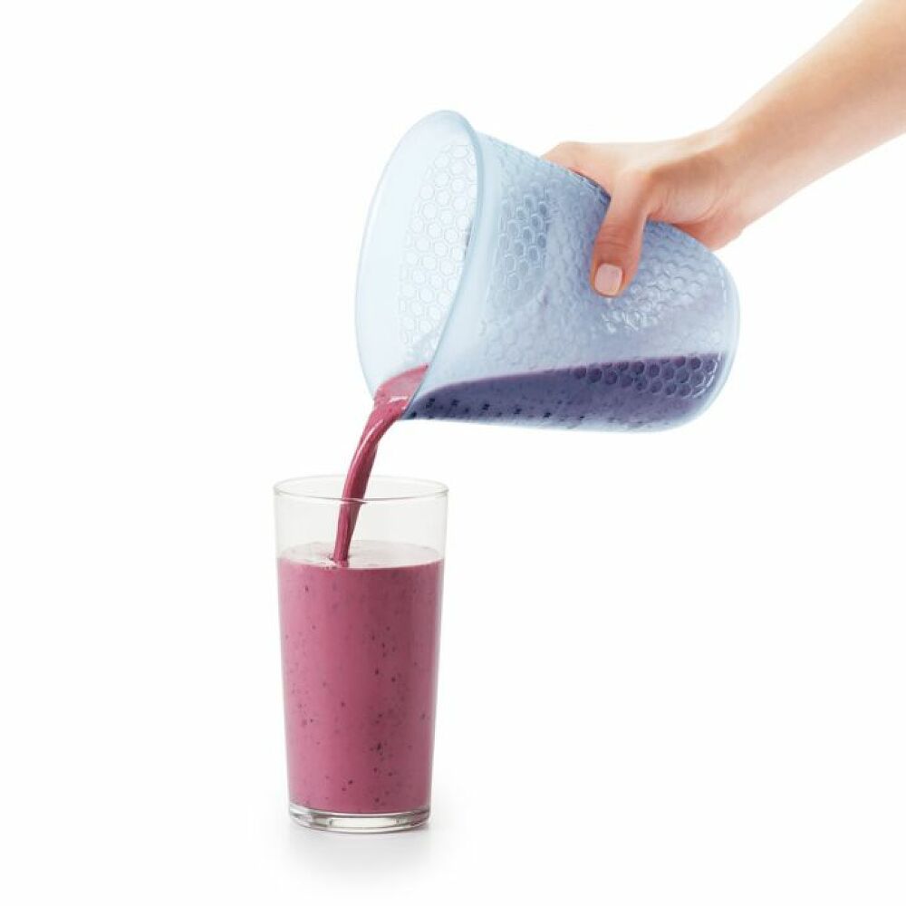 OXO 4-Cup Squeeze & Pour Silicone Measuring Cup