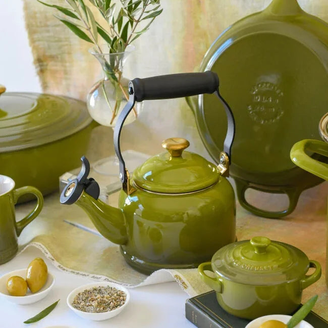 Le Creuset Demi Kettle 1.25 qt - Olive