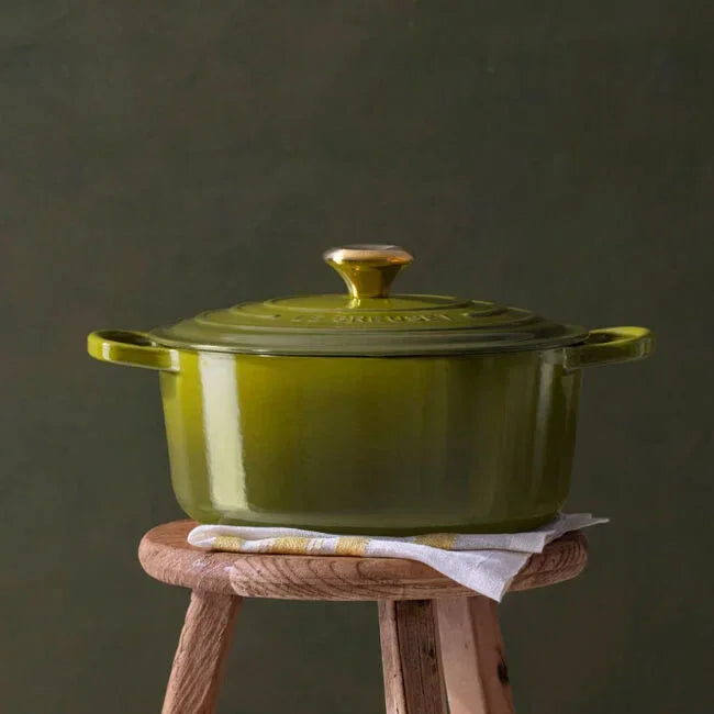 Le Creuset Signature Round Dutch Oven - Olive