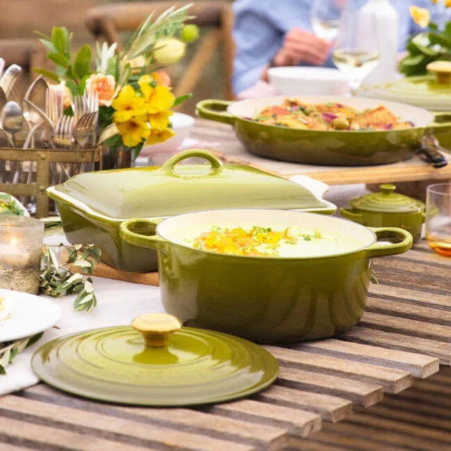 Le Creuset Signature Round Dutch Oven - Olive