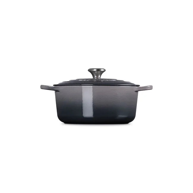 Le Creuset Signature Round Dutch Oven 5.5 qt - Oyster