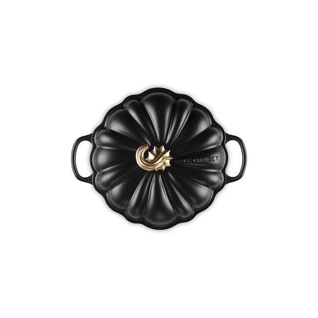 Le Creuset Signature Pumpkin Cocotte - Licorice