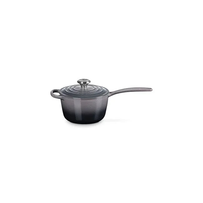 Le Creuset Signature Saucepan 2.25 qt - Oyster