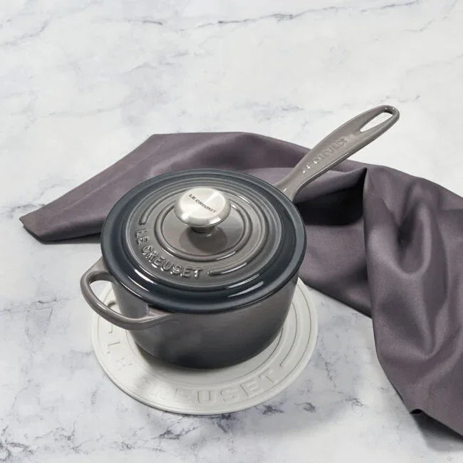 Le Creuset Signature Saucepan 2.25 qt - Oyster