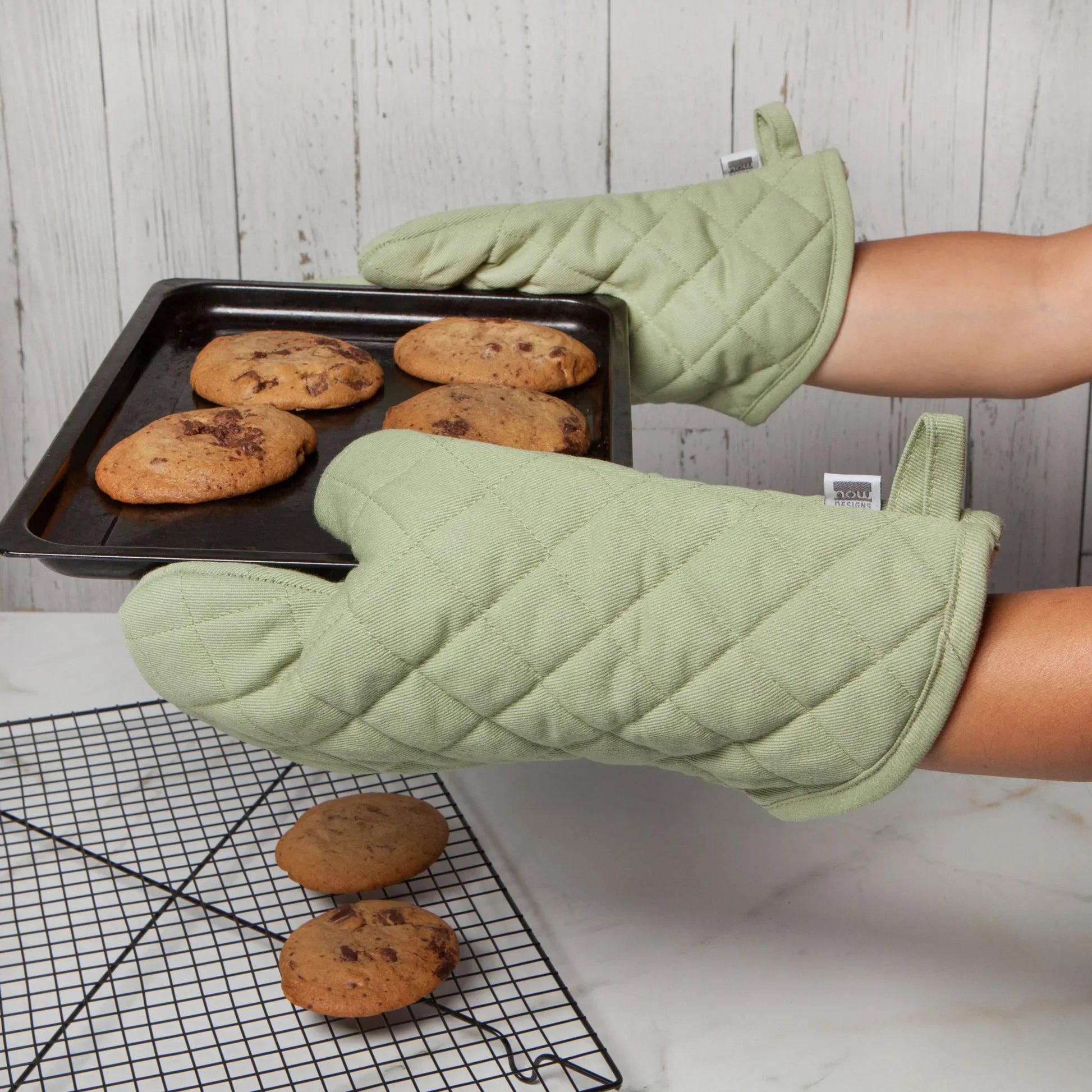 Superior Sage Green Oven Mitt - Marcel’s Culinary Experience