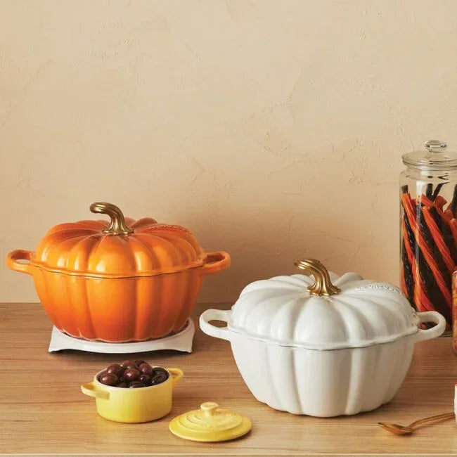 Le Creuset Signature Pumpkin Cocotte White - 4 Qt halloween photo